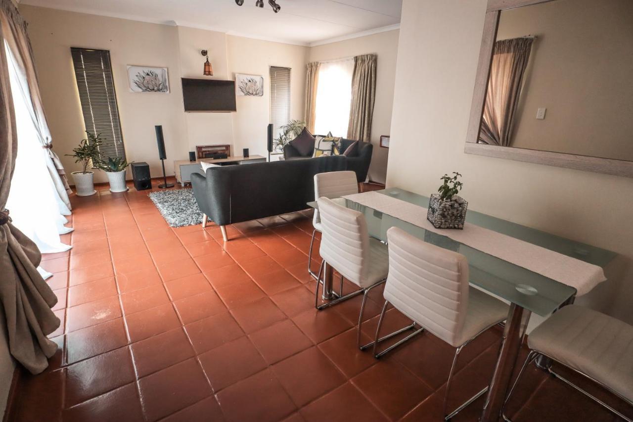 Menlyn Maine: The Exquisite Lunette Pretoria-Noord エクステリア 写真