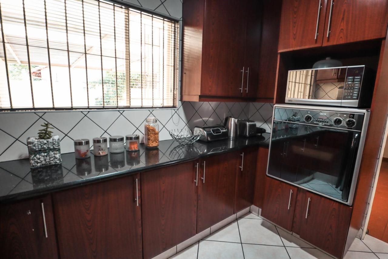 Menlyn Maine: The Exquisite Lunette Pretoria-Noord エクステリア 写真