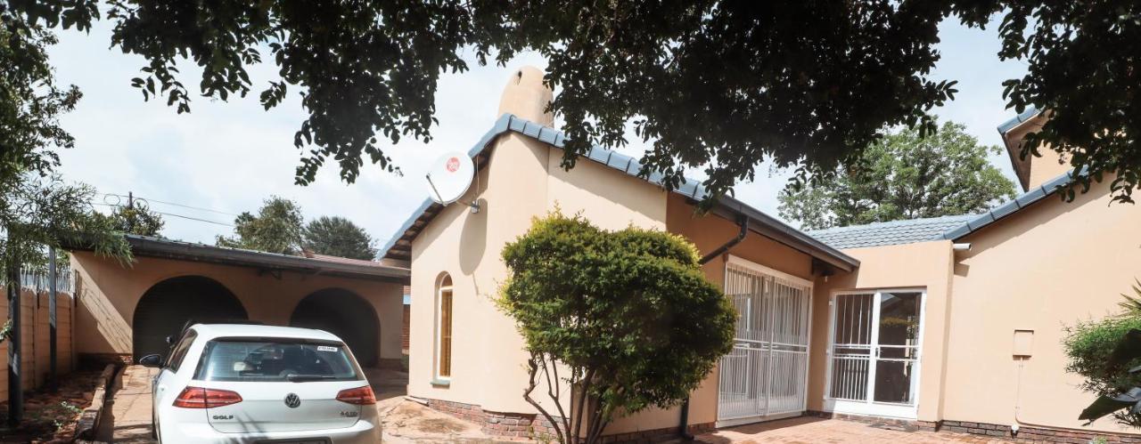 Menlyn Maine: The Exquisite Lunette Pretoria-Noord エクステリア 写真